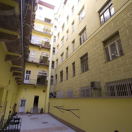 Apartment Akademia Будапешт Екстер'єр фото